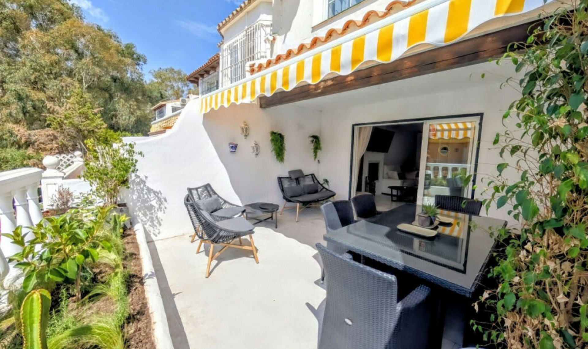 Resale - House -
Atalaya