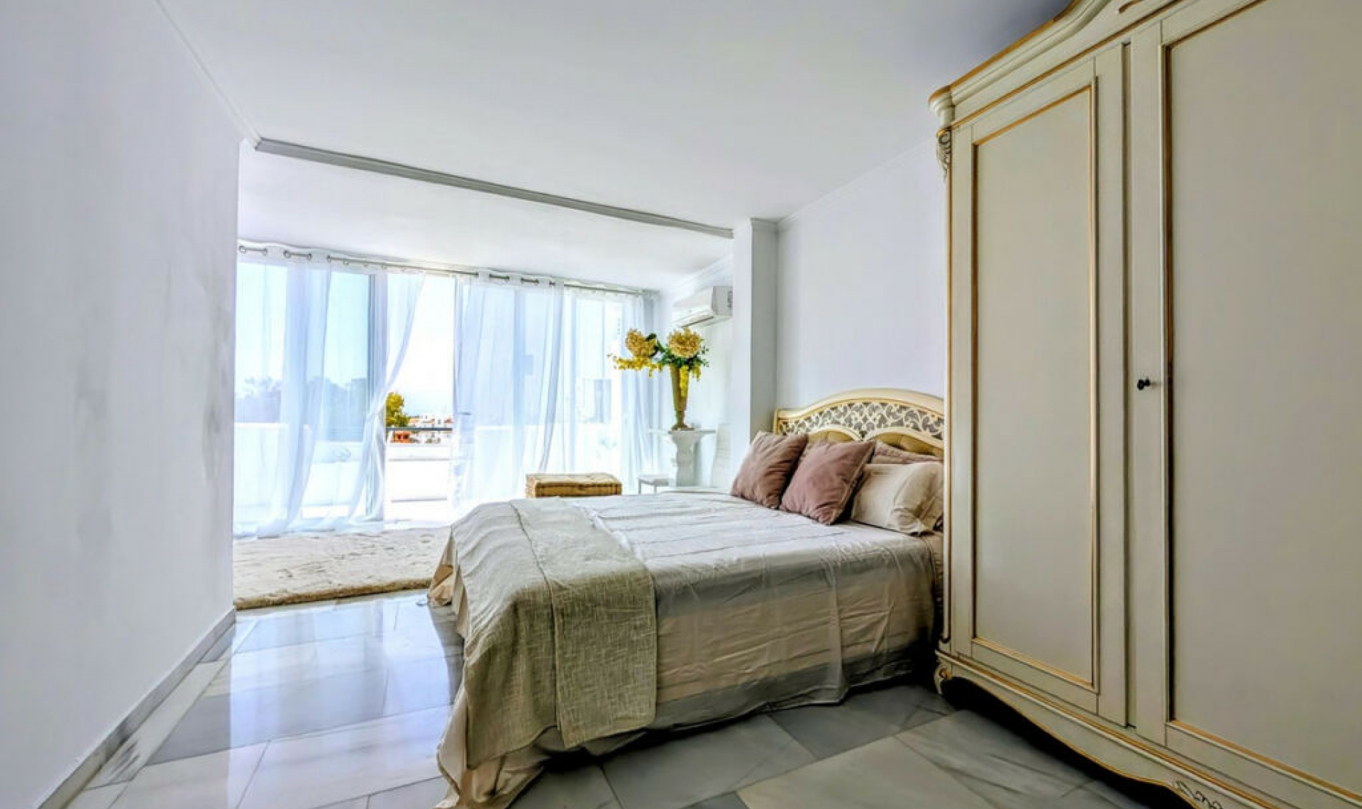 Resale - House -
Atalaya