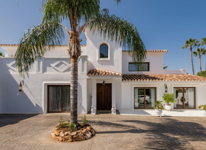 Resale - House -
Atalaya