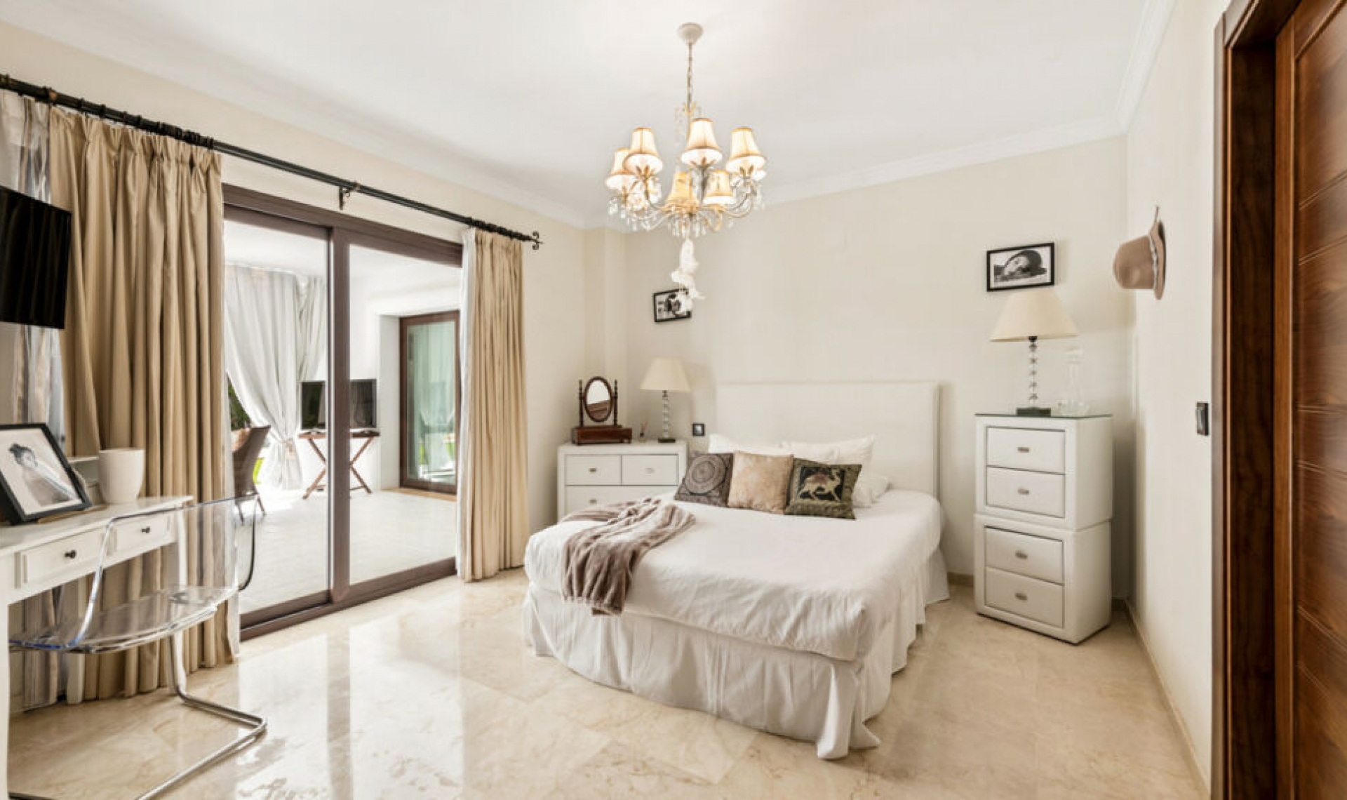 Resale - House -
Atalaya