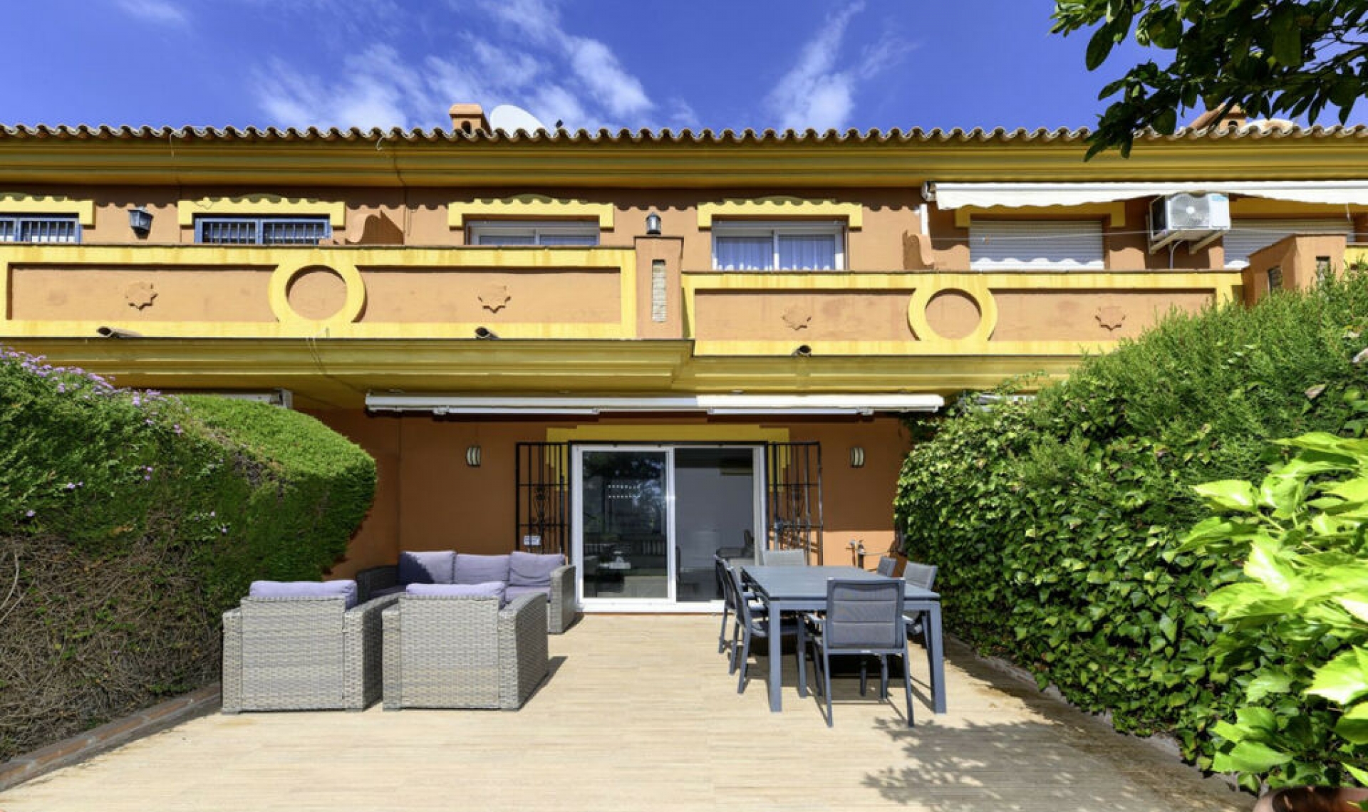 Resale - House -
Atalaya