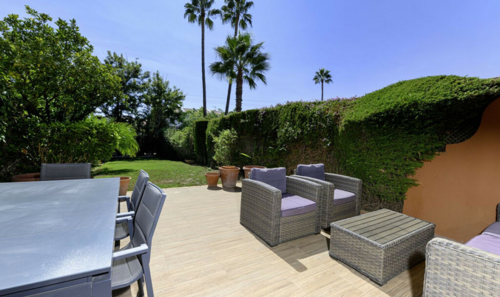 Resale - House -
Atalaya