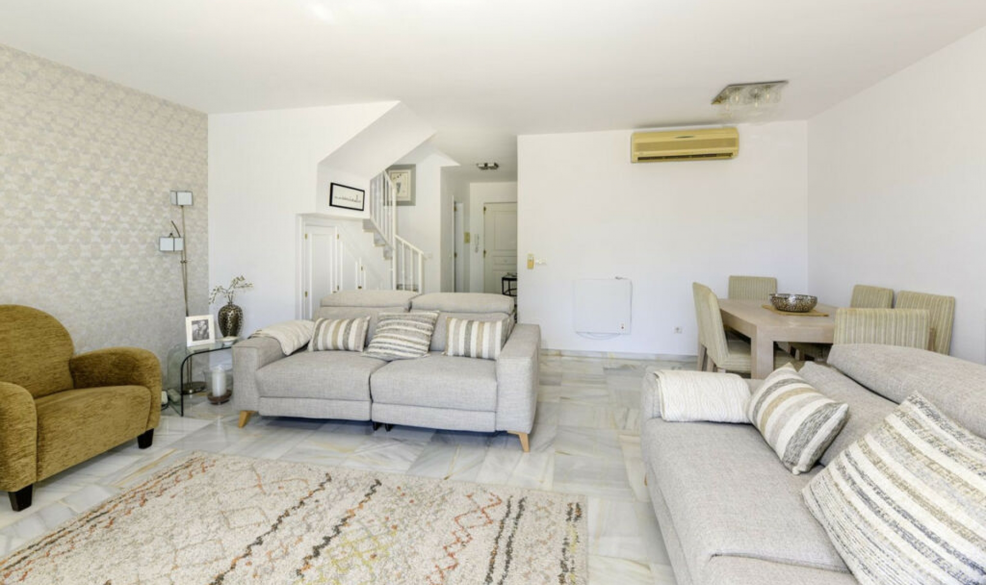 Resale - House -
Atalaya