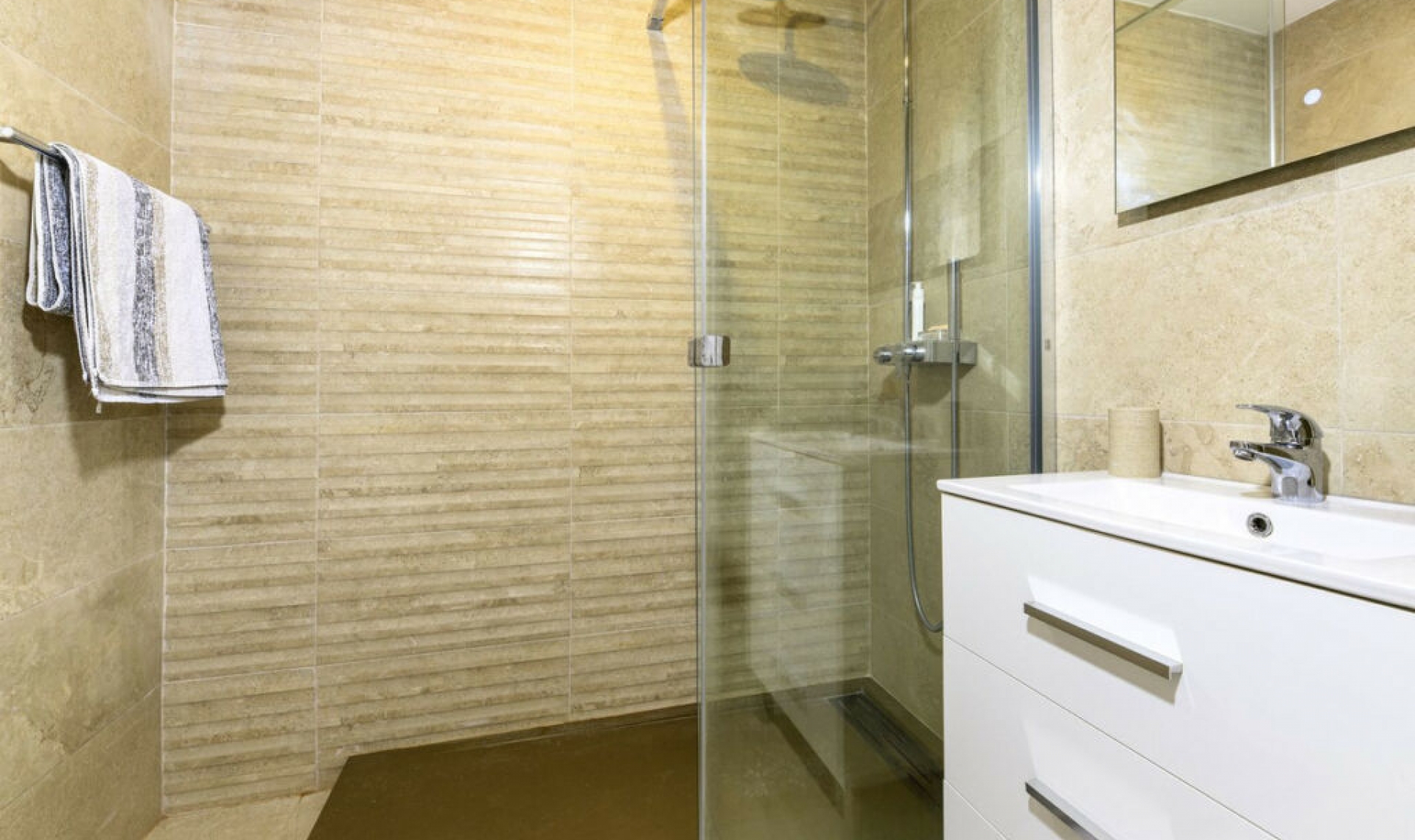 Resale - House -
Atalaya