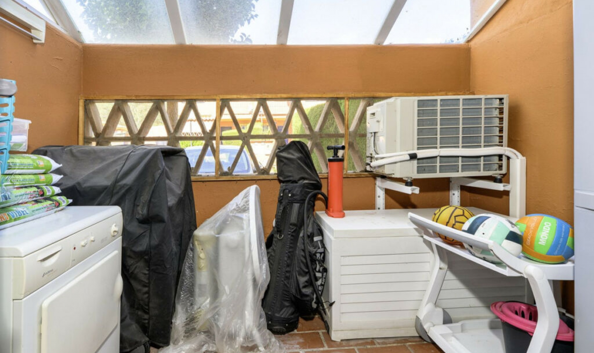 Resale - House -
Atalaya