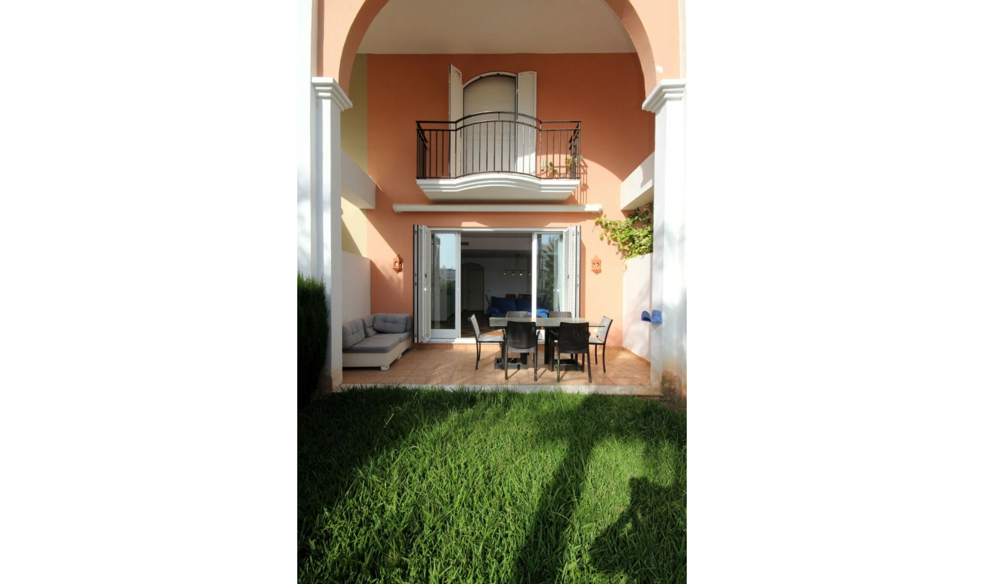 Resale - House -
Bahía de Marbella