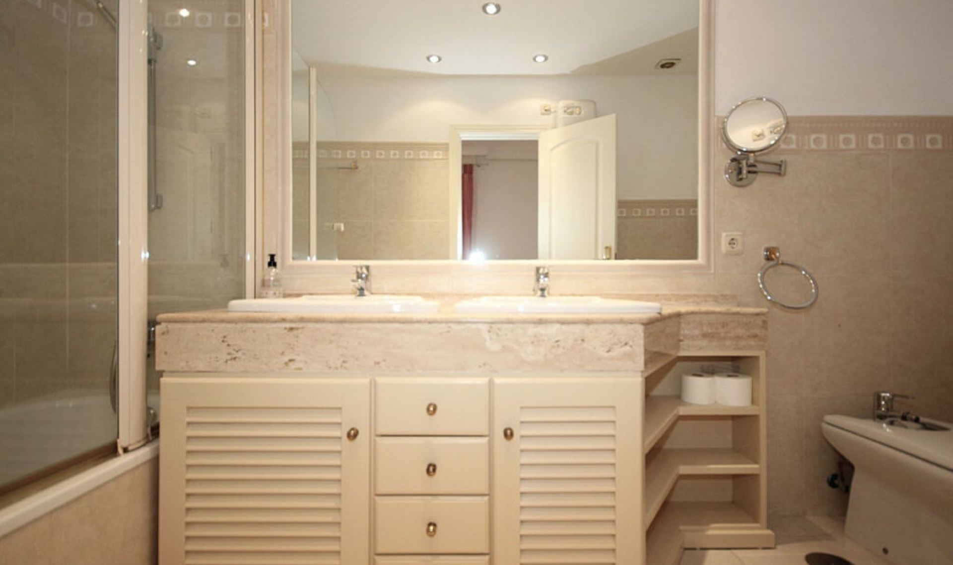 Resale - House -
Bahía de Marbella