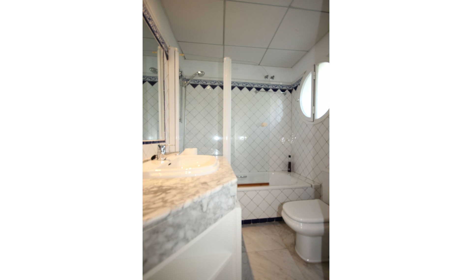 Resale - House -
Bahía de Marbella