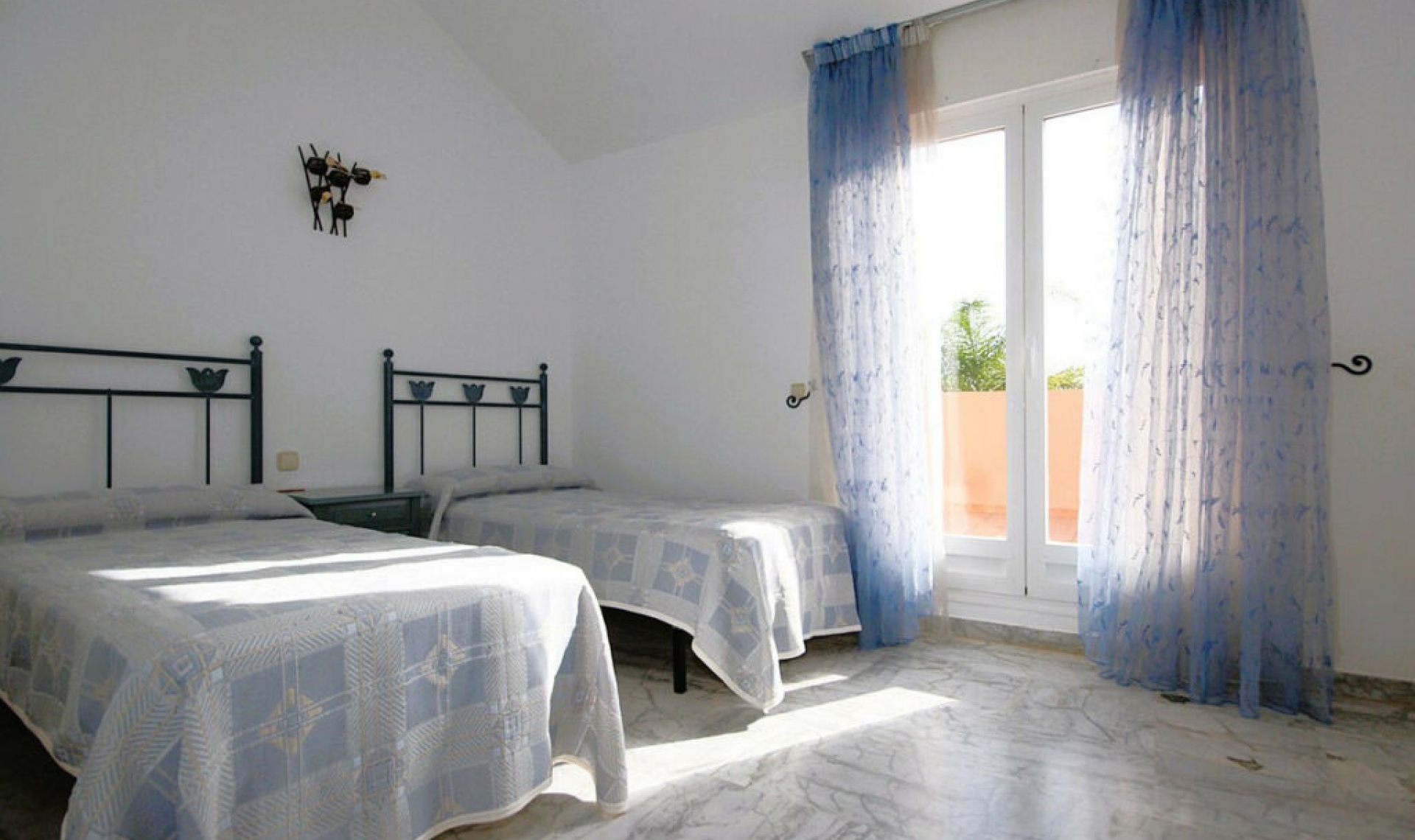 Resale - House -
Bahía de Marbella