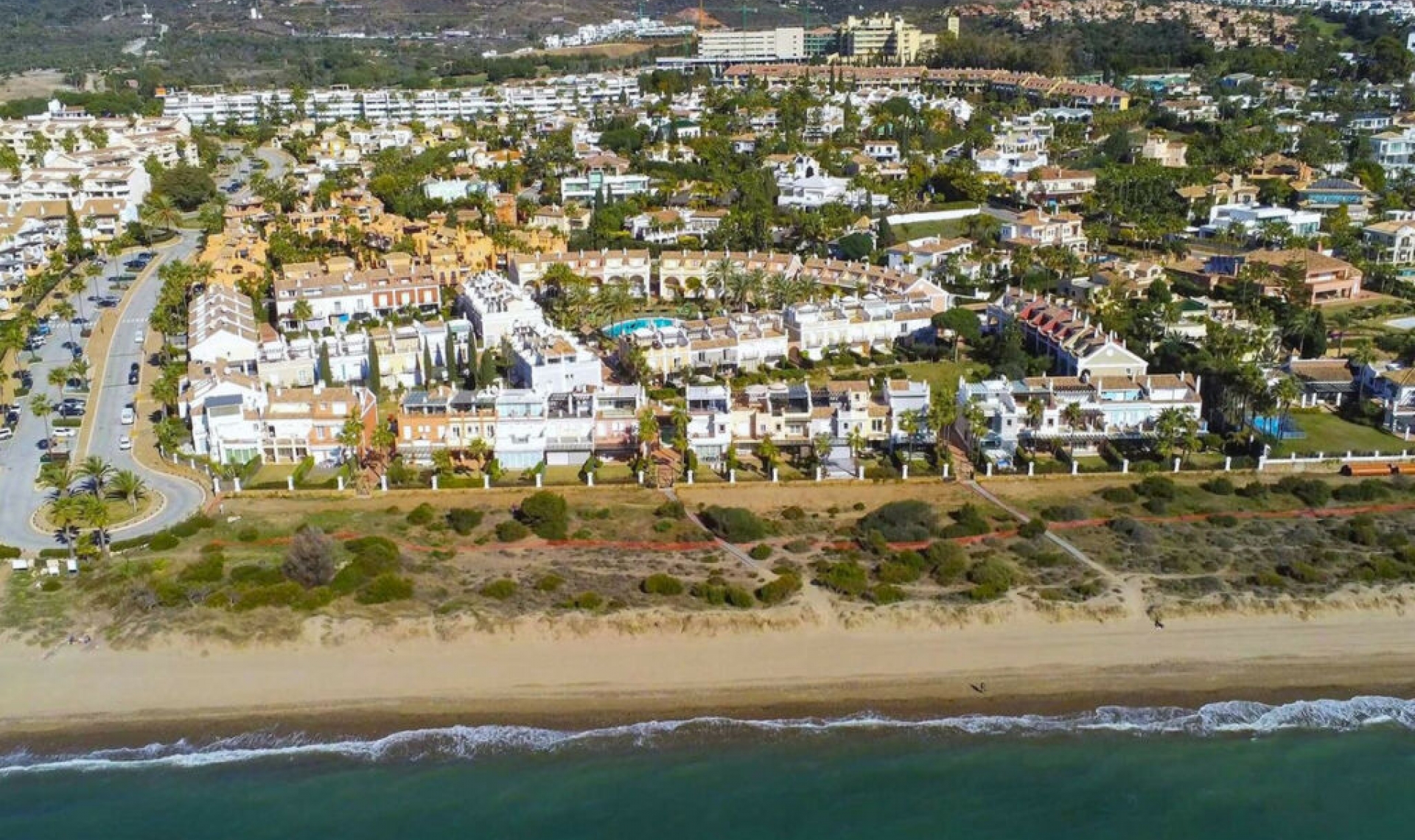 Resale - House -
Bahía de Marbella