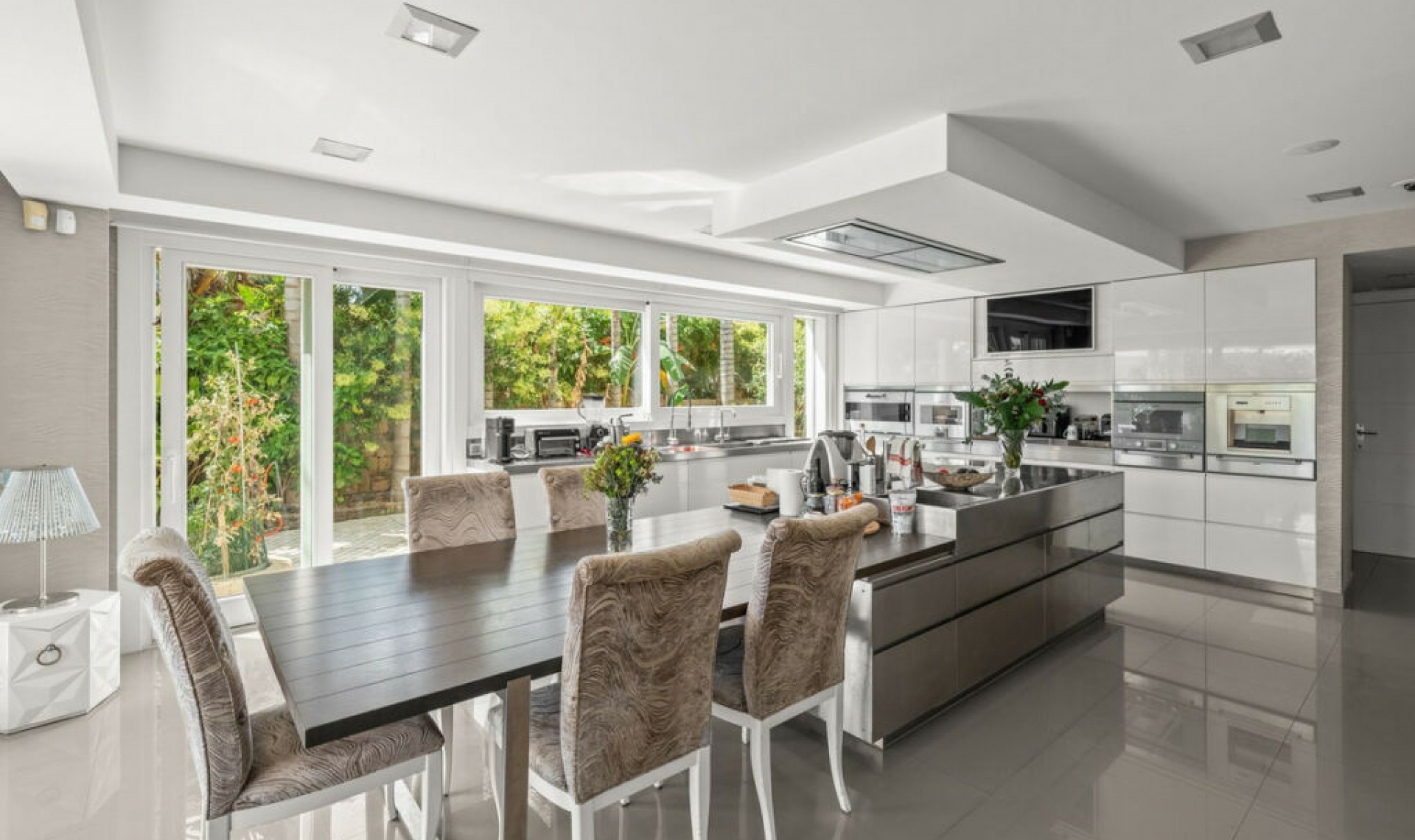 Resale - House -
Bahía de Marbella