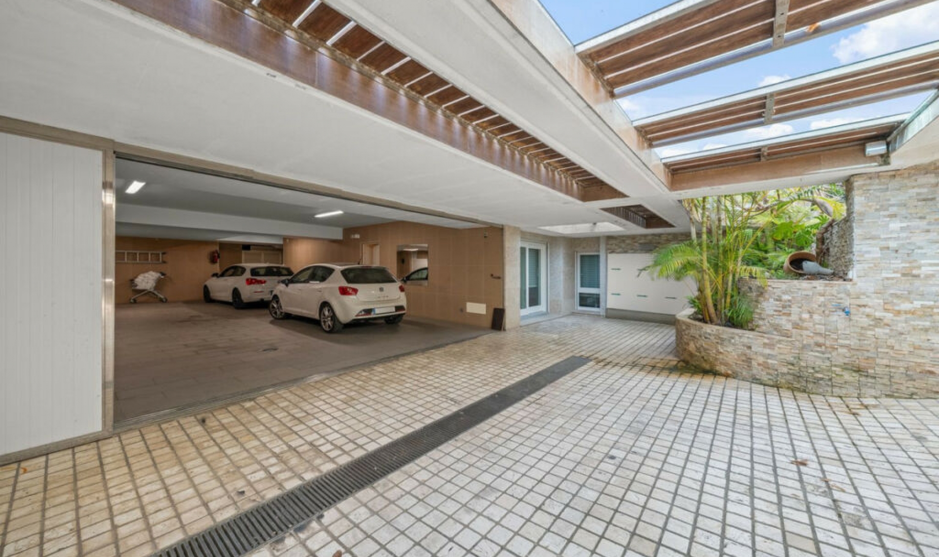 Resale - House -
Bahía de Marbella
