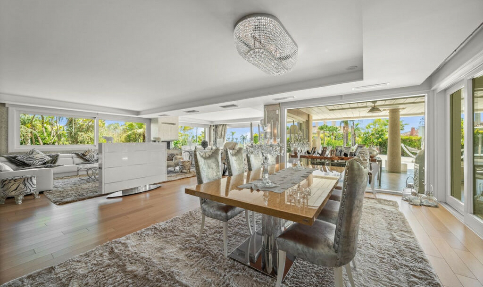 Resale - House -
Bahía de Marbella