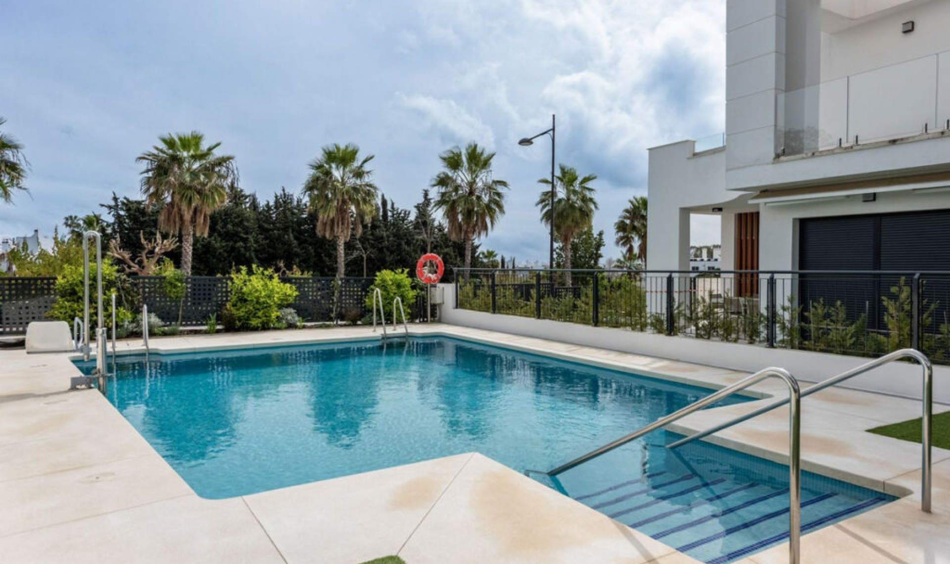 Resale - House -
Bel Air