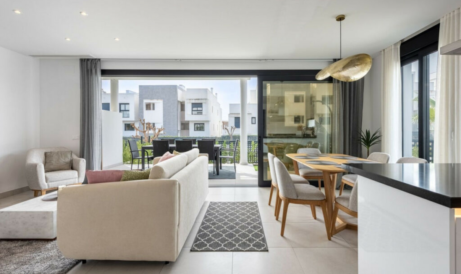 Resale - House -
Bel Air