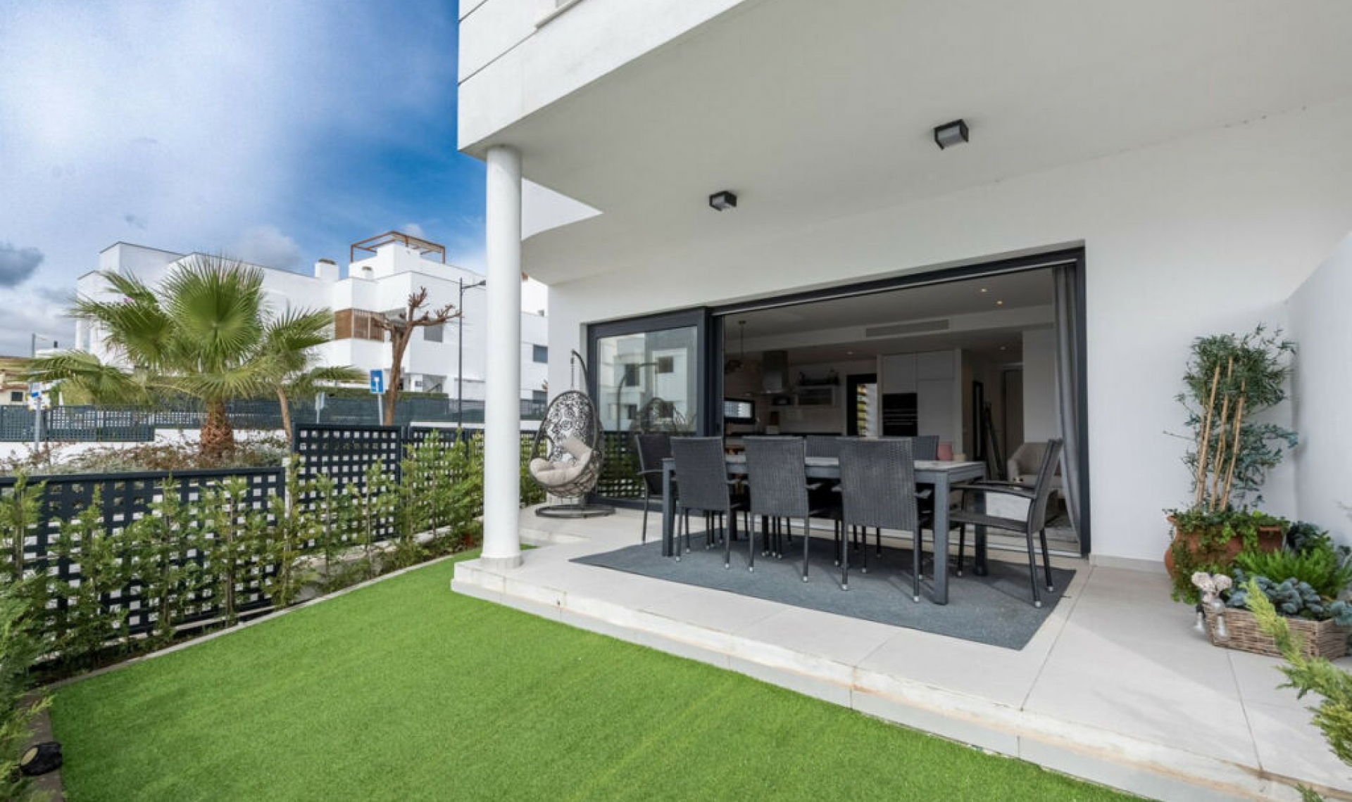 Resale - House -
Bel Air