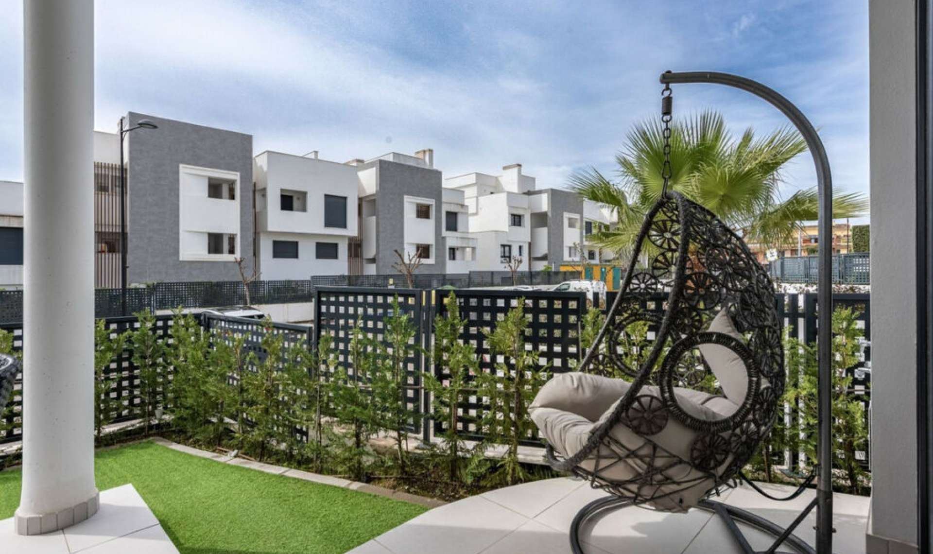 Resale - House -
Bel Air