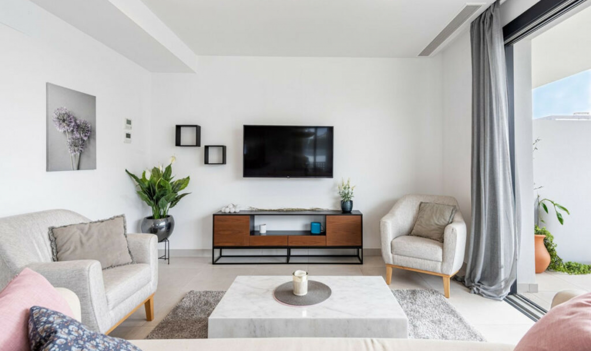 Resale - House -
Bel Air