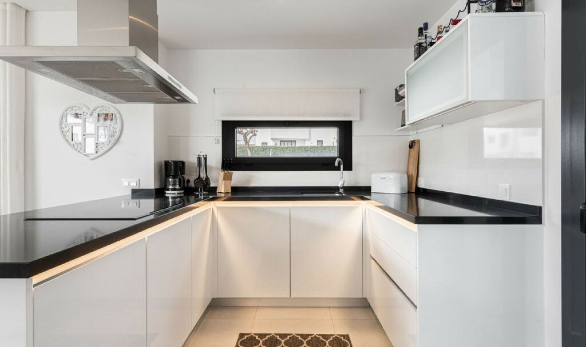 Resale - House -
Bel Air