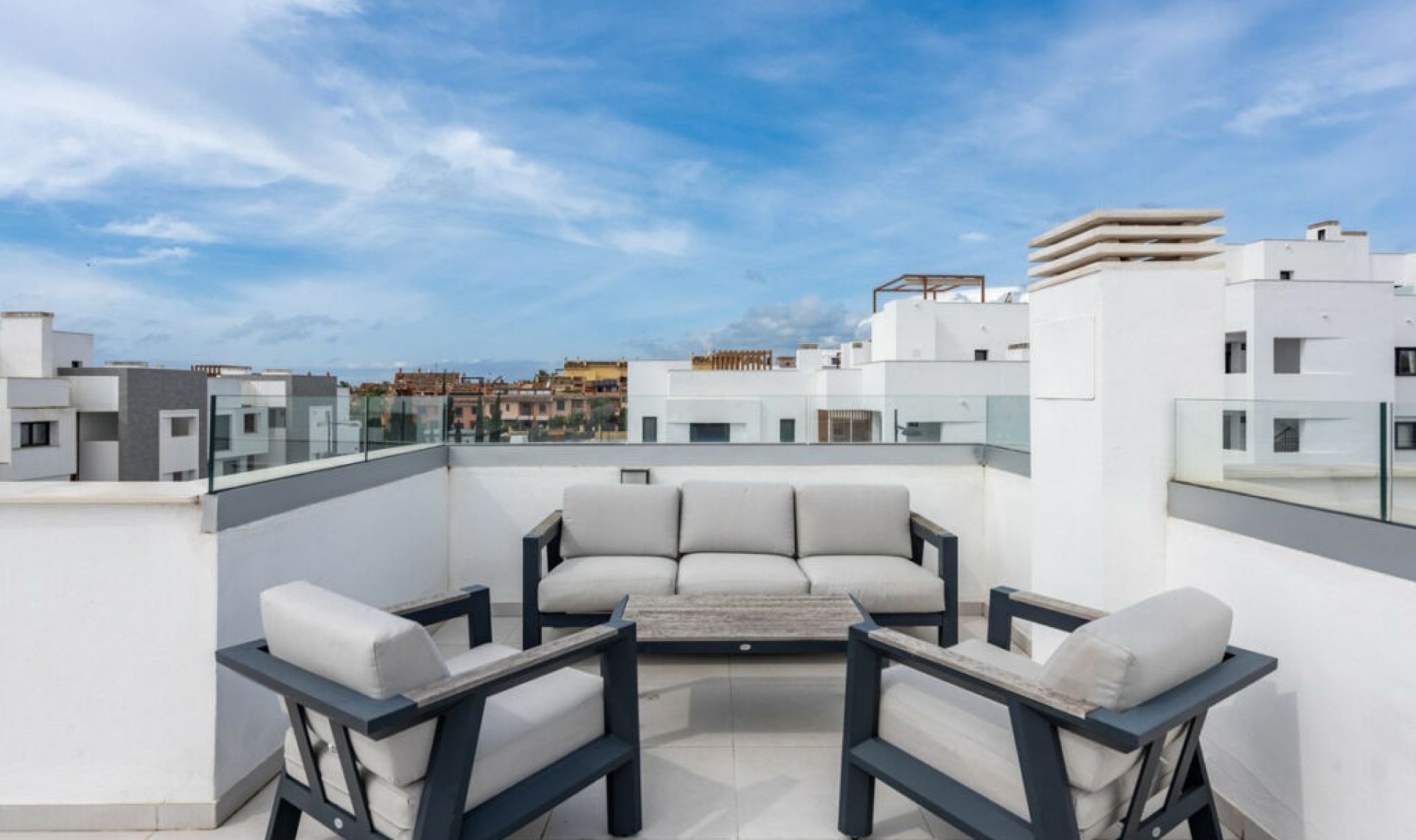 Resale - House -
Bel Air