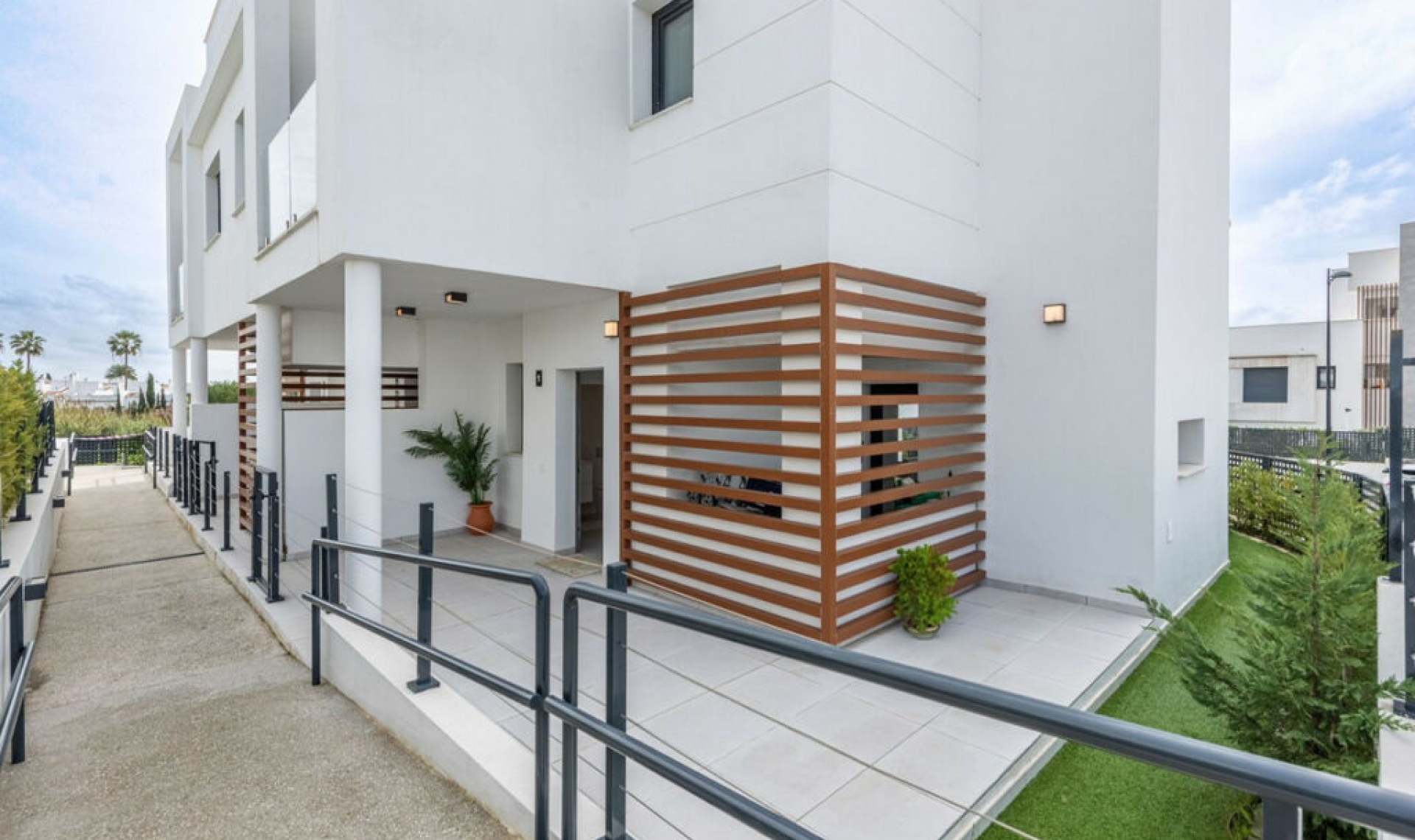 Resale - House -
Bel Air