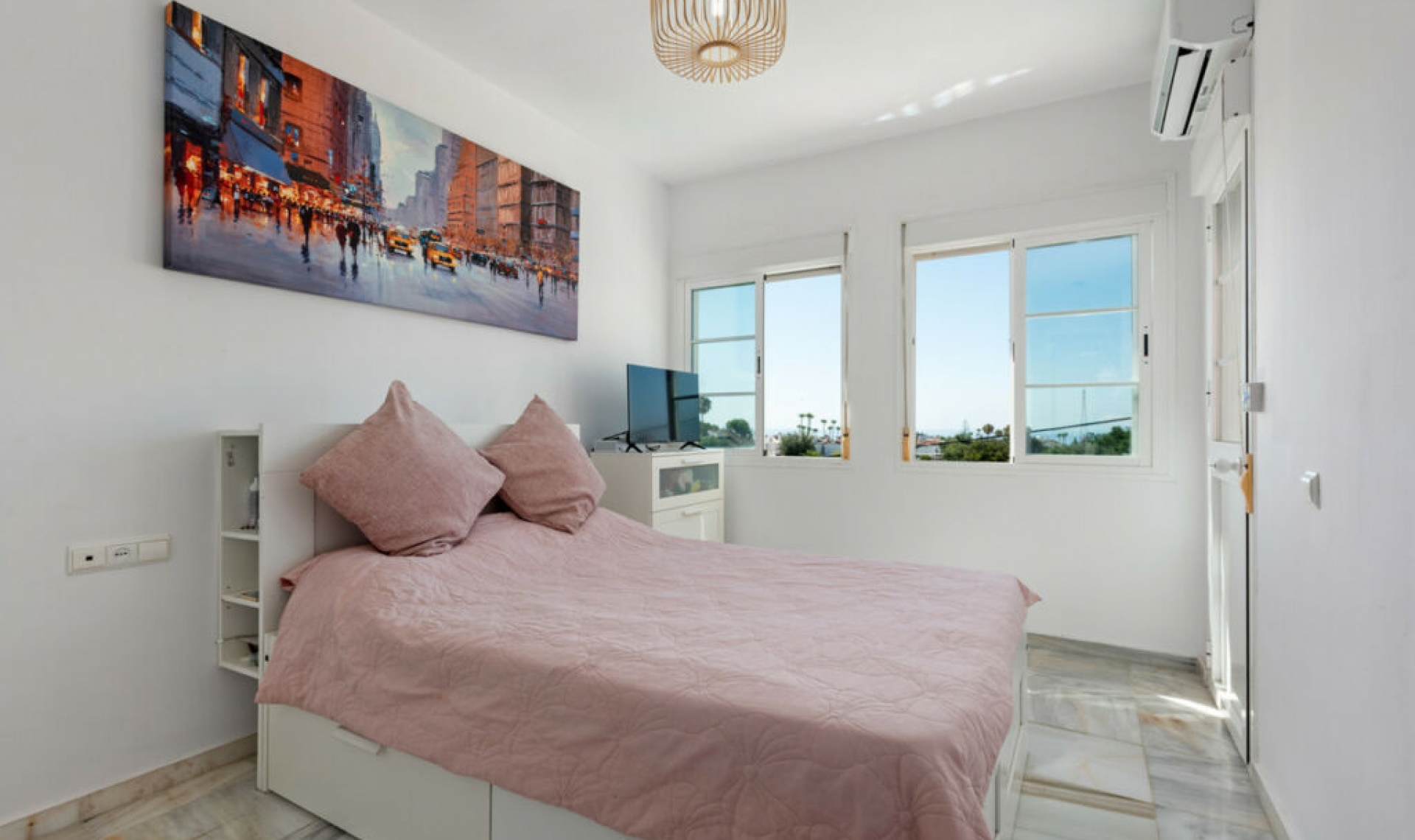 Resale - House -
Bel Air