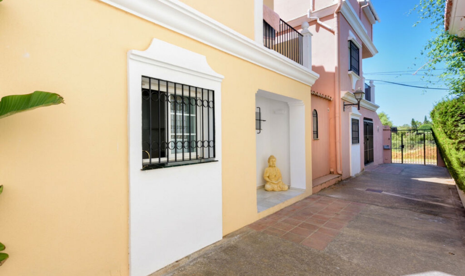 Resale - House -
Bel Air