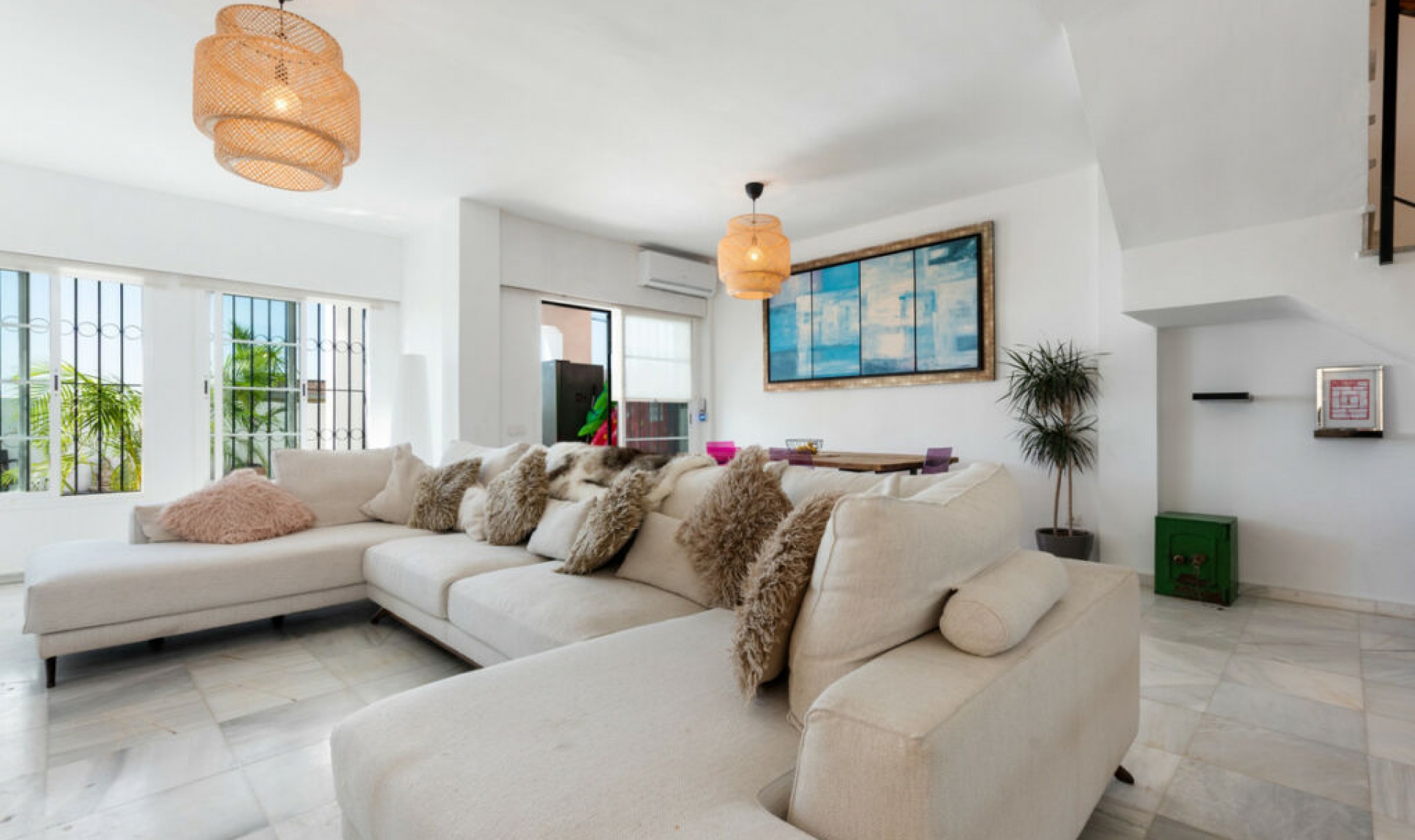 Resale - House -
Bel Air