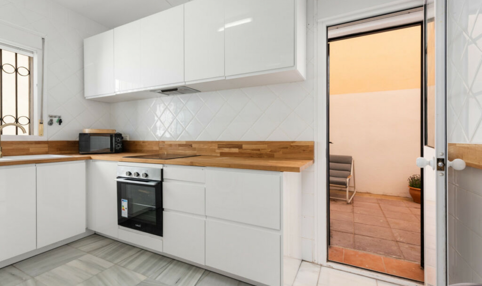 Resale - House -
Bel Air