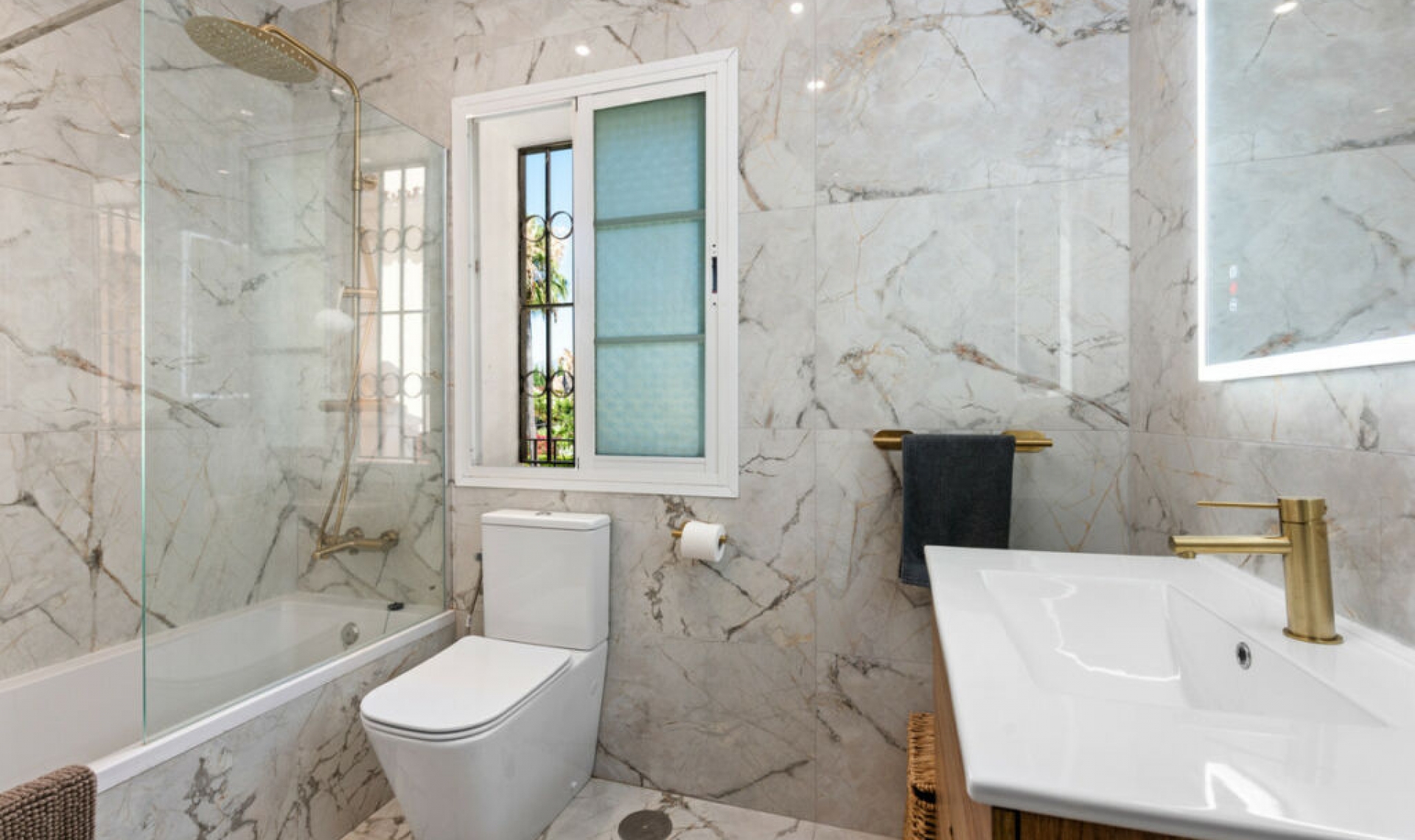 Resale - House -
Bel Air