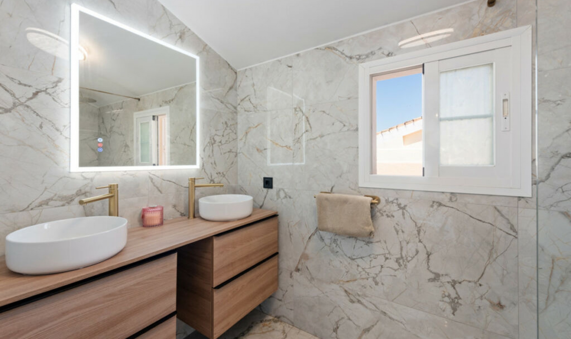 Resale - House -
Bel Air