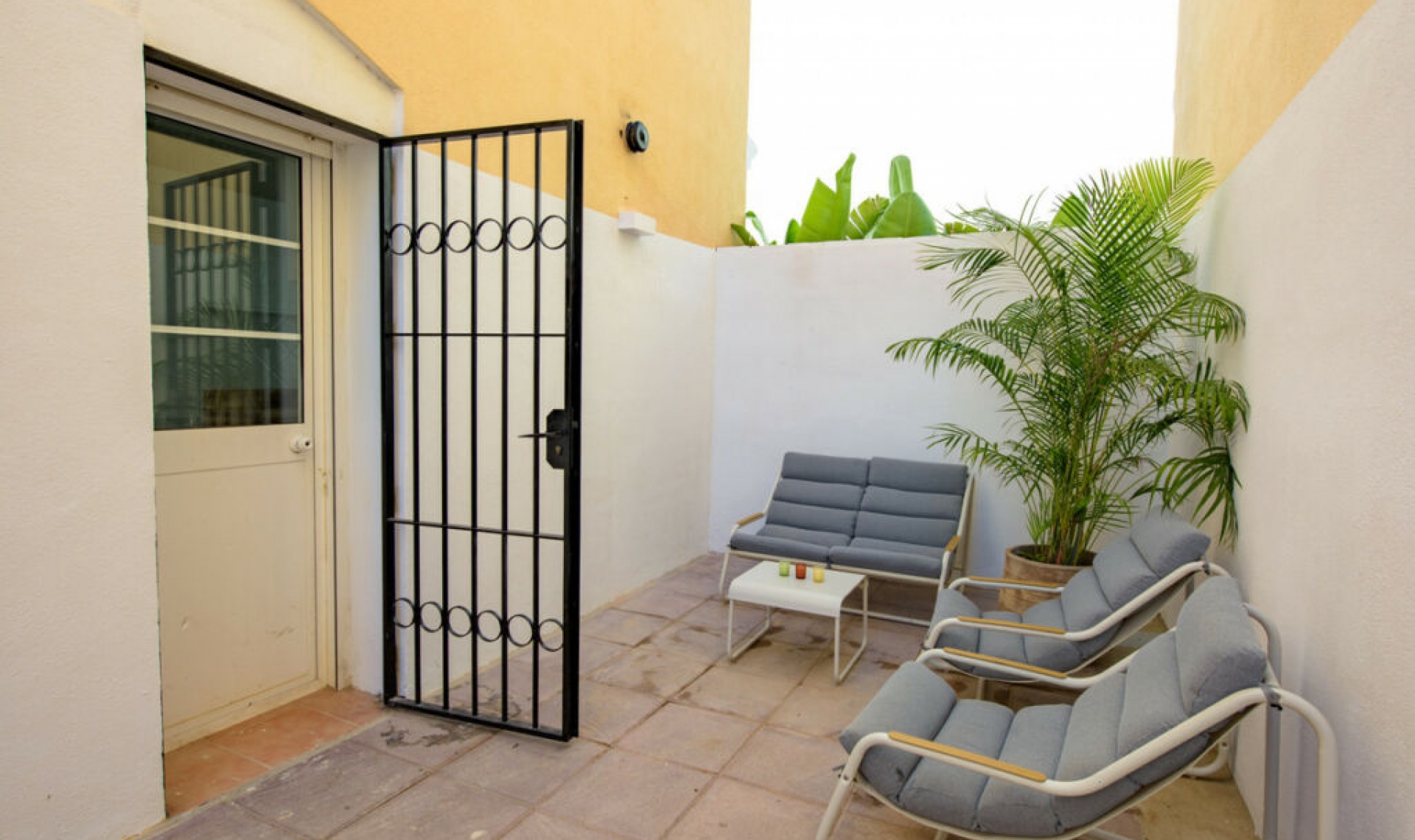 Resale - House -
Bel Air
