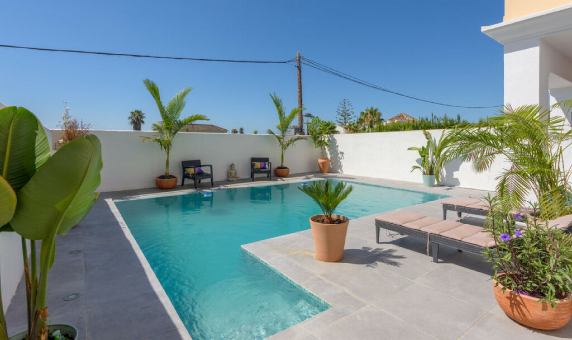 Resale - House -
Bel Air