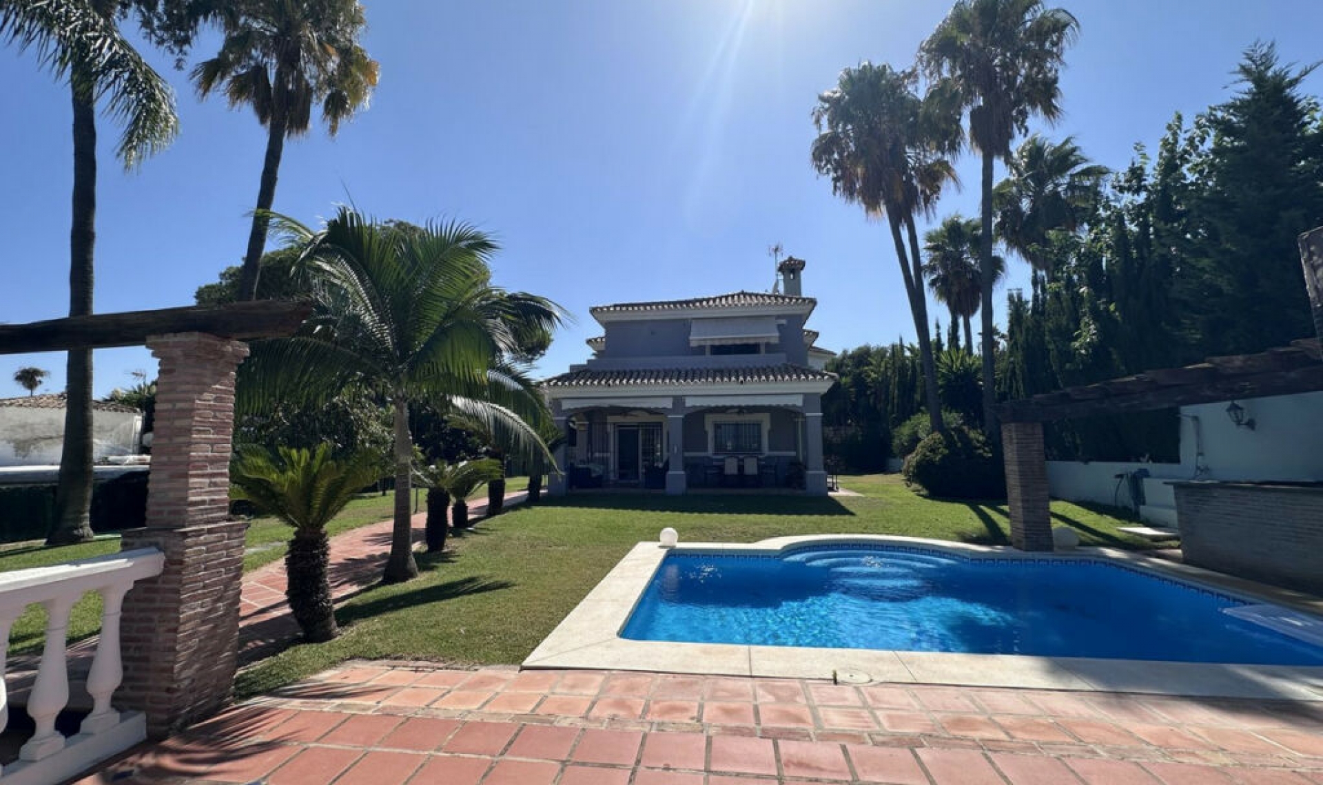 Resale - House -
Bel Air