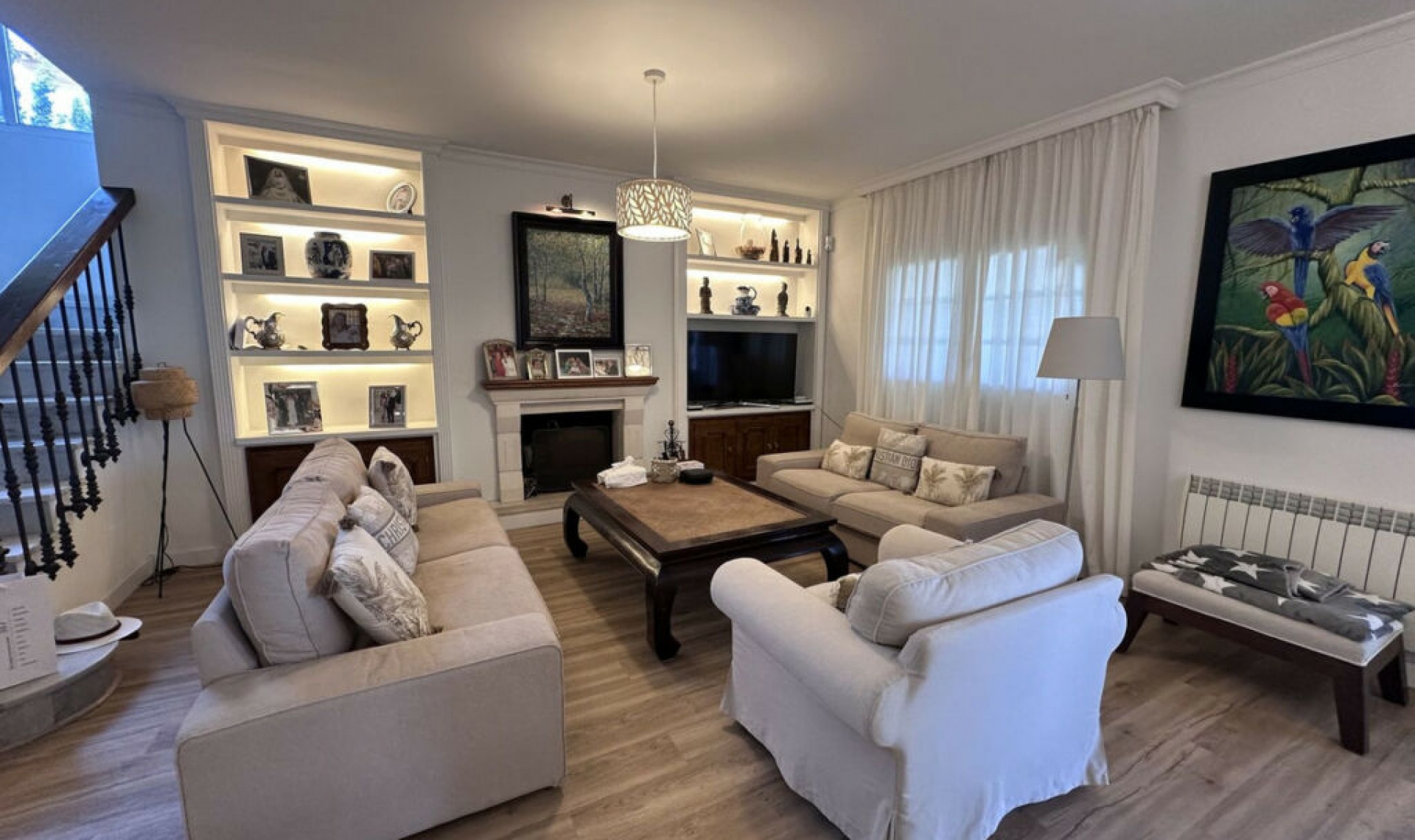 Resale - House -
Bel Air