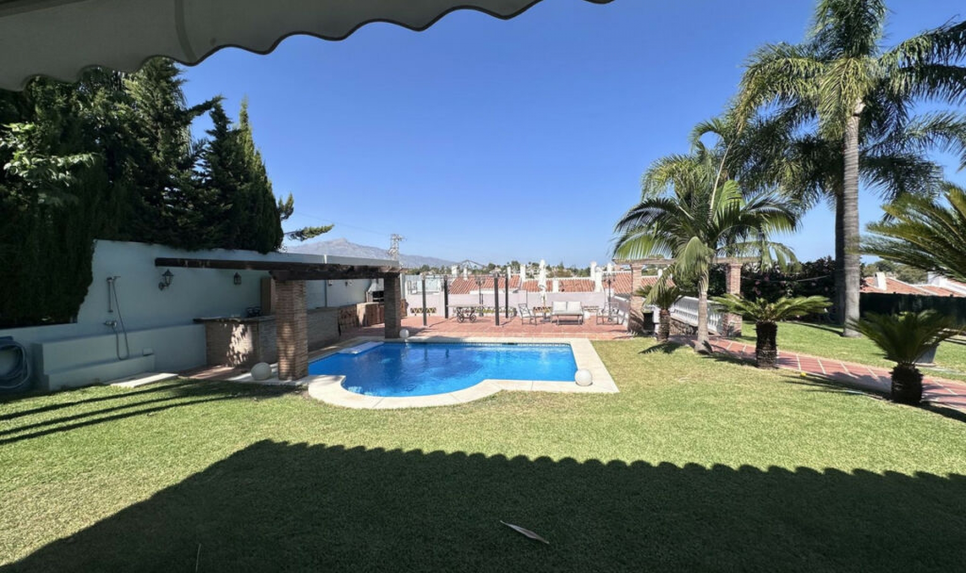 Resale - House -
Bel Air