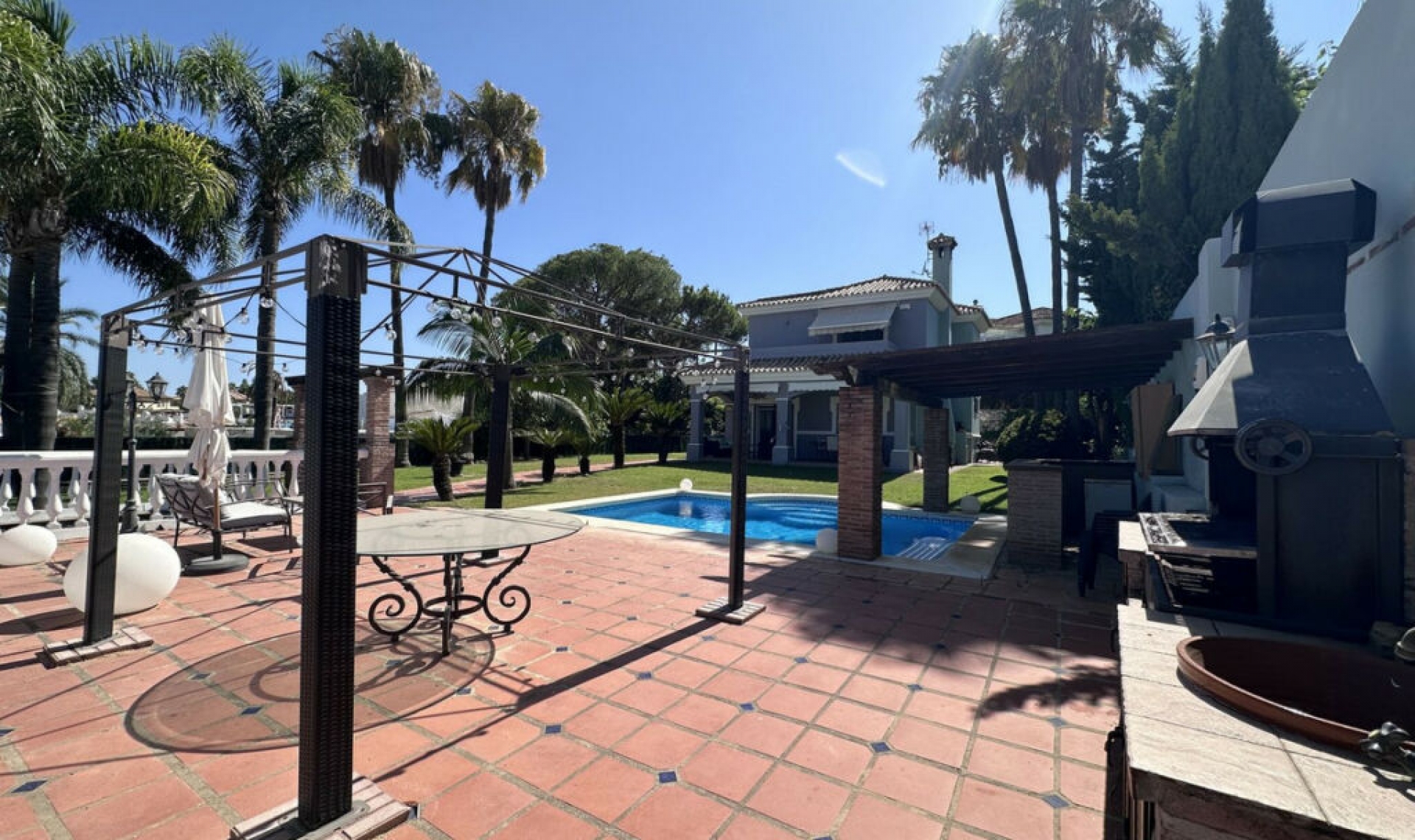 Resale - House -
Bel Air