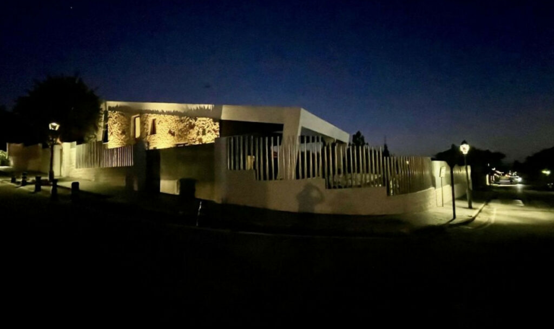 Resale - House -
Bel Air