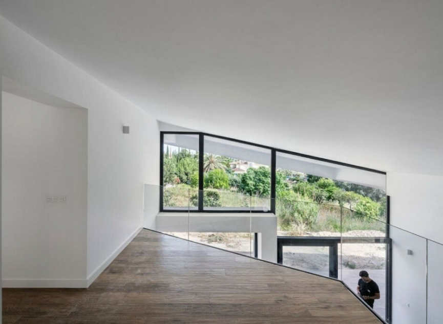 Resale - House -
Bel Air