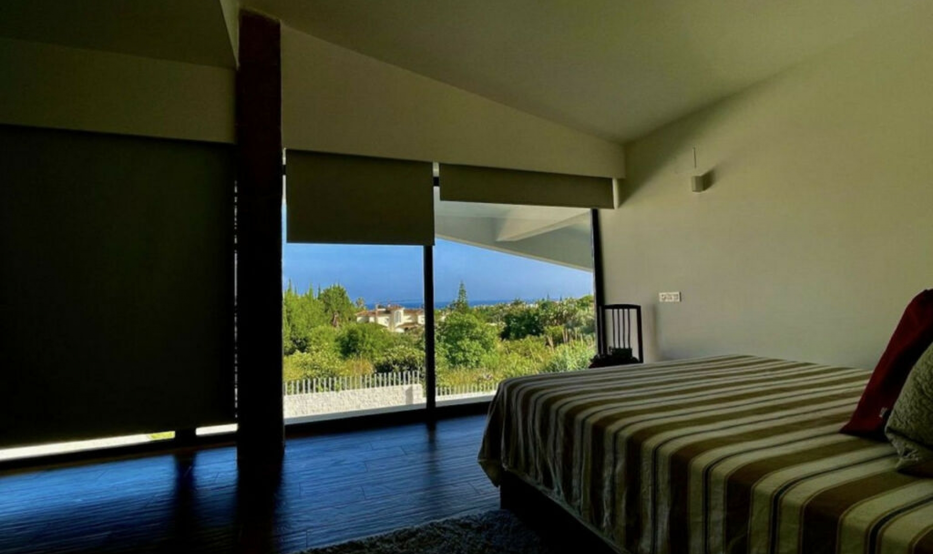 Resale - House -
Bel Air