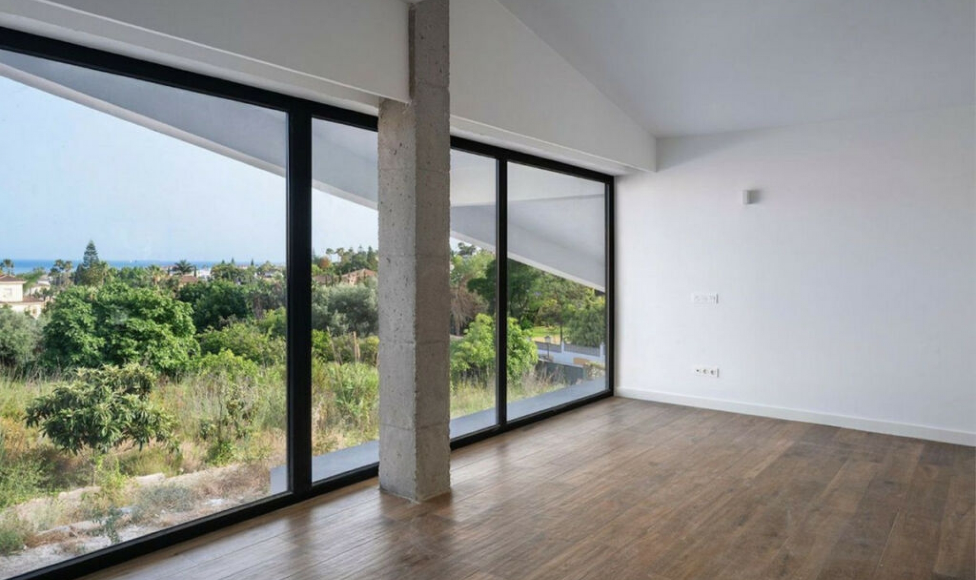 Resale - House -
Bel Air