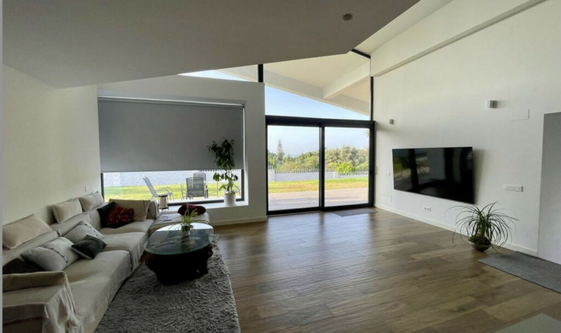 Resale - House -
Bel Air