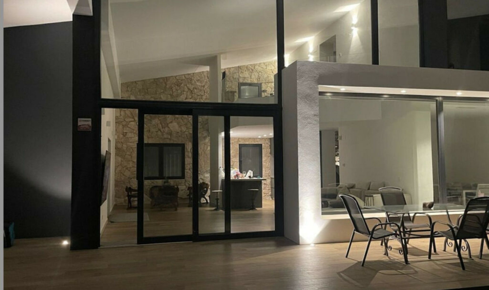 Resale - House -
Bel Air