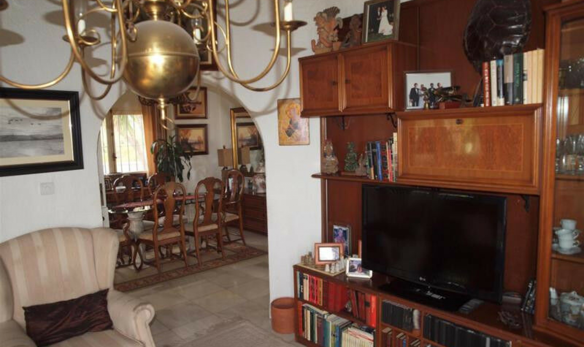 Resale - House -
Benagalbon