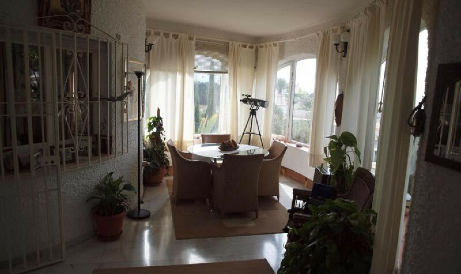 Resale - House -
Benagalbon