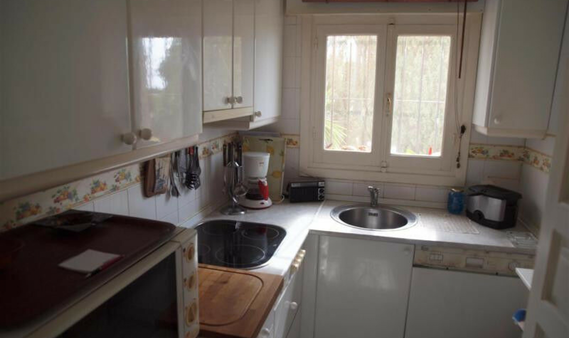 Resale - House -
Benagalbon