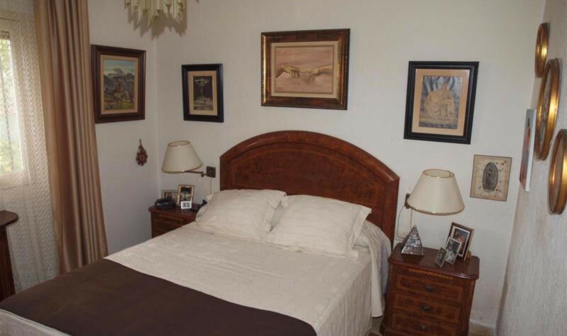 Resale - House -
Benagalbon