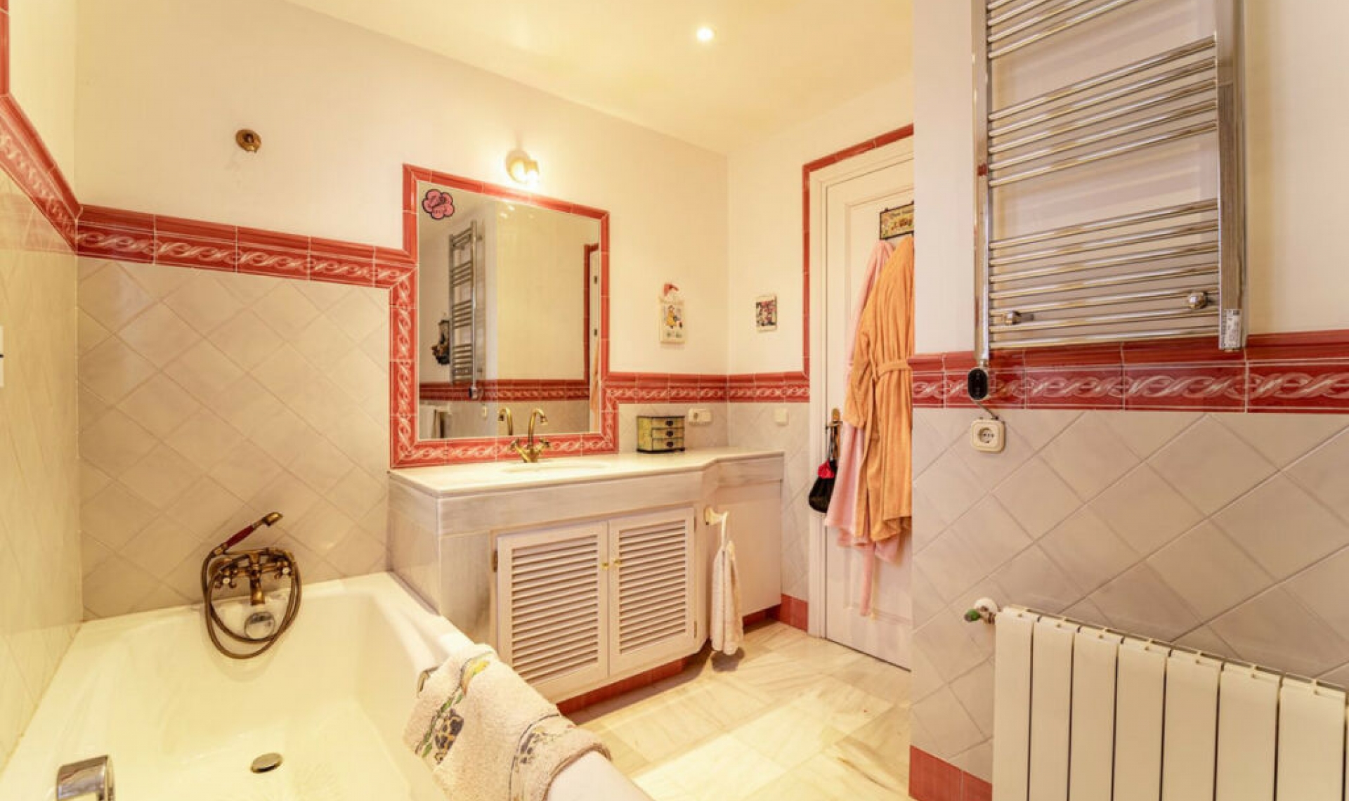 Resale - House -
Benahavís