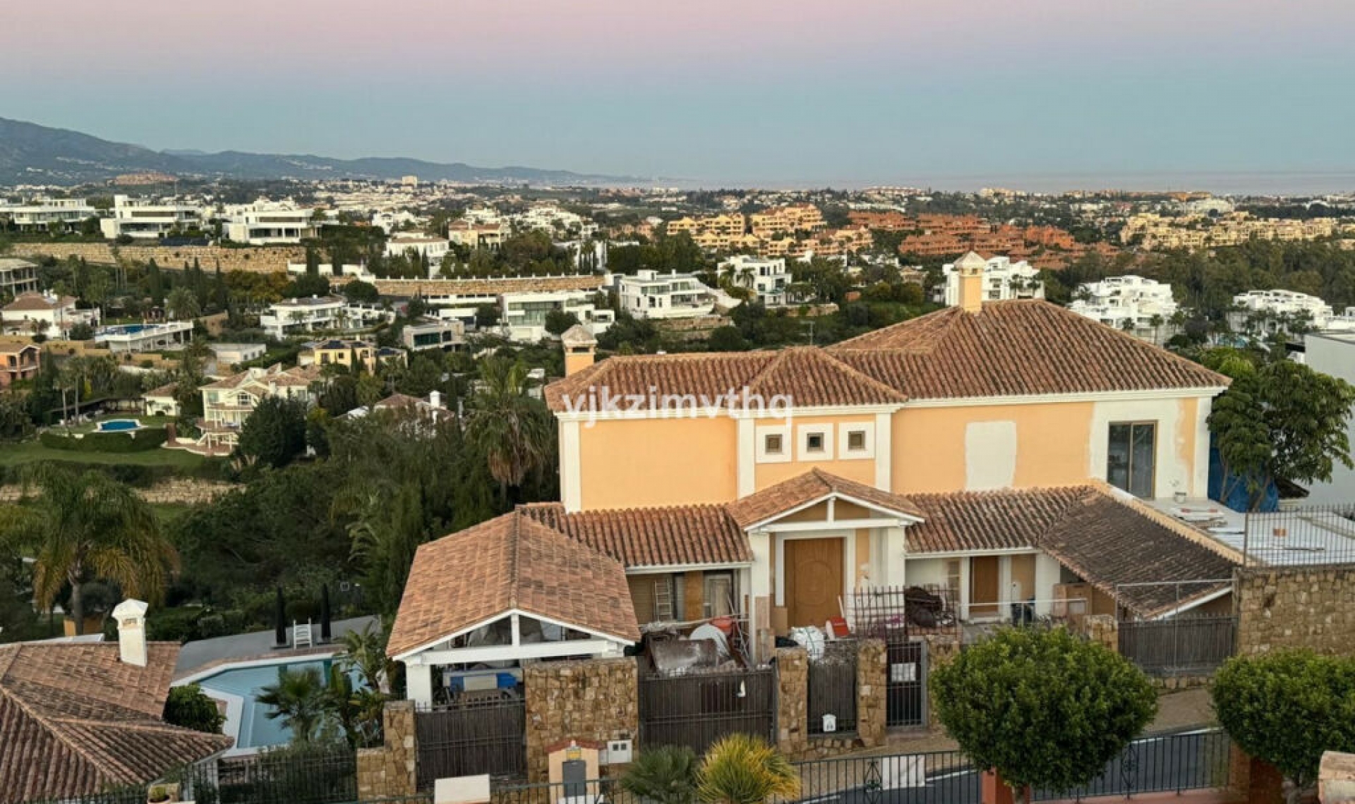Resale - House -
Benahavís