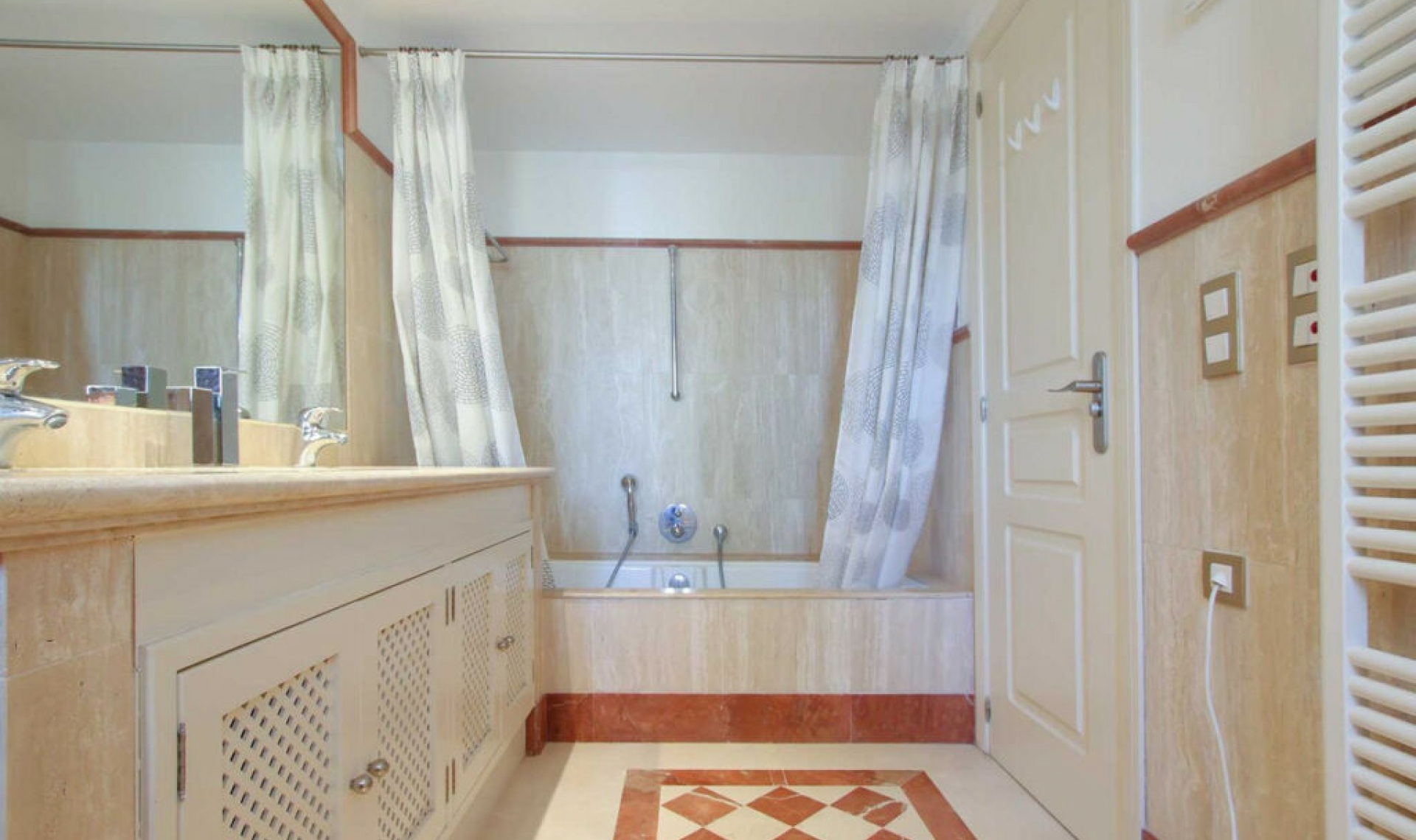 Resale - House -
Benahavís